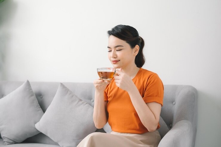 manfaat daun jambu air, rebusan daun jambu air, obat herbal alami, obat diare alami, cara menurunkan gula darah alami, daun jambu air untuk radang, ramuan herbal untuk bunda, pengobatan tradisional keluarga.